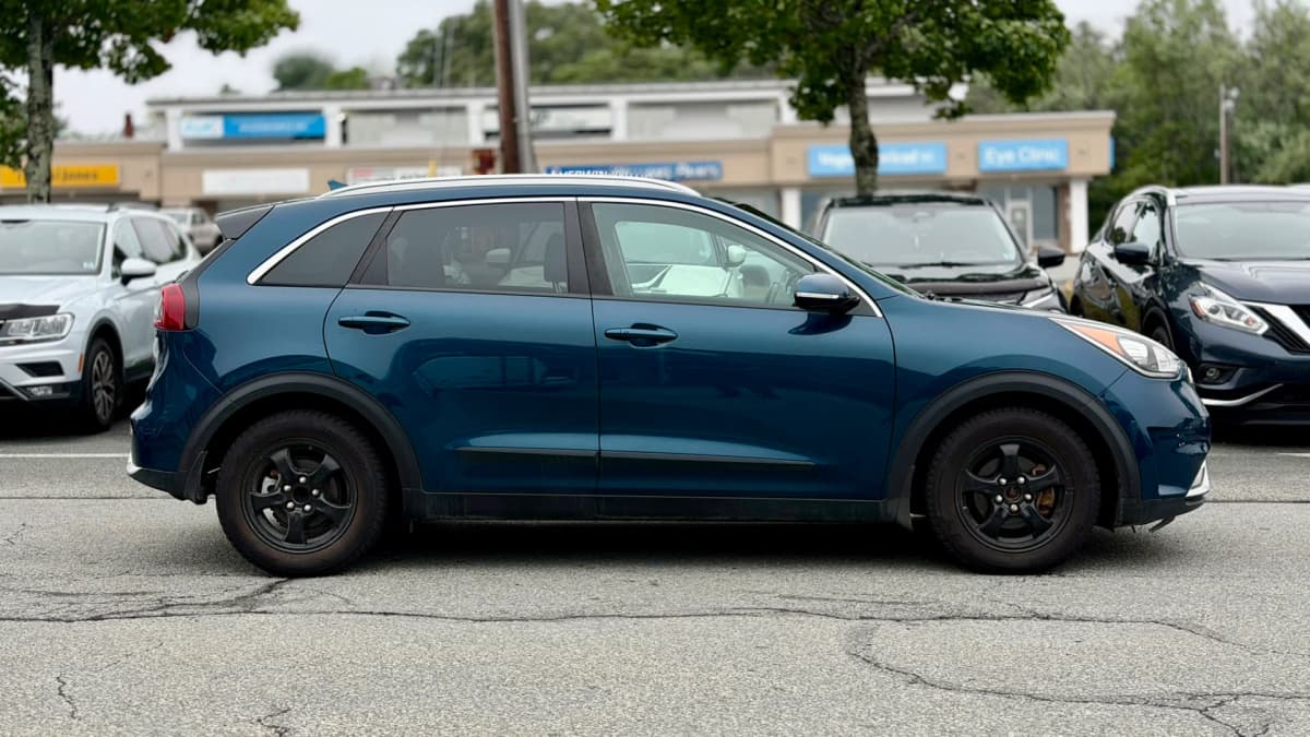 2018 KIA Niro EX FWD HYBRID photo 4