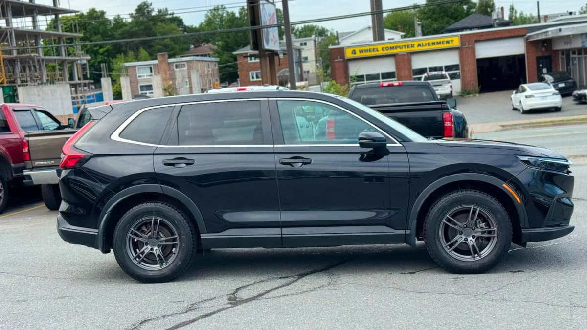 2023 Honda CR-V LX AWD photo 5