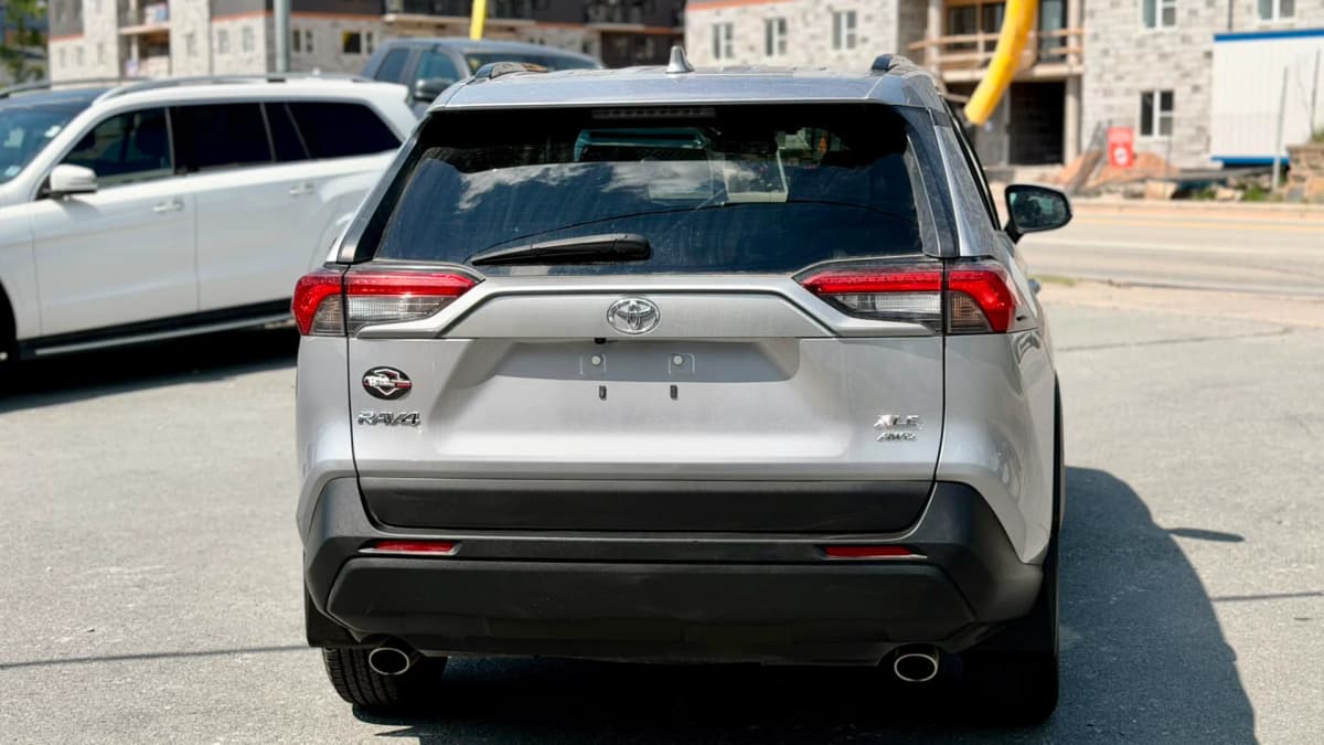 2023 Toyota RAV4 XLE AWD photo 6