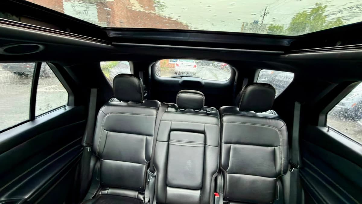 2020 Ford Explorer XLT 4WD 7 Seater photo 21