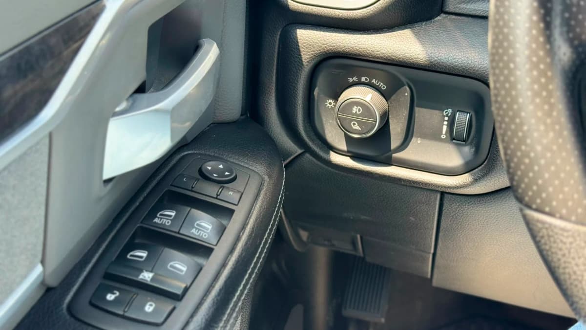 2022 RAM 2500 BIG HORN 4x4 Crew Cab 6'4" Box 6.7L CUMMINS TURBO DIESEL photo 22