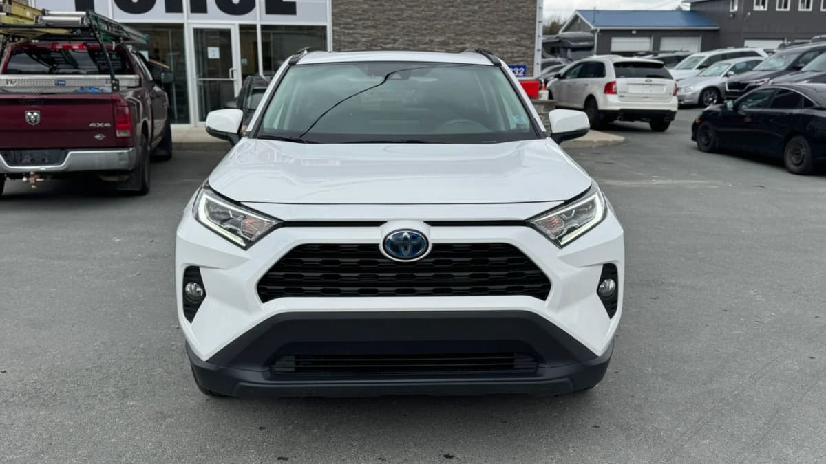 2019 Toyota RAV4 Hybrid XLE AWD photo 2
