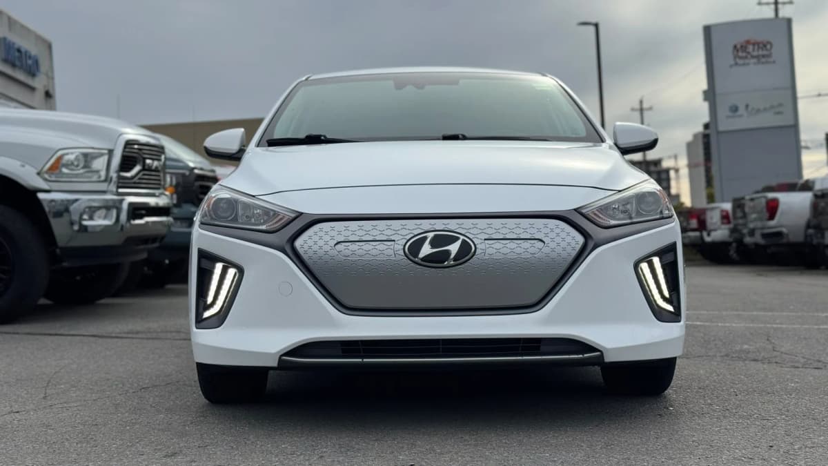 2020 Hyundai IONIQ ELECTRIC PREFERRED thumbnail 3