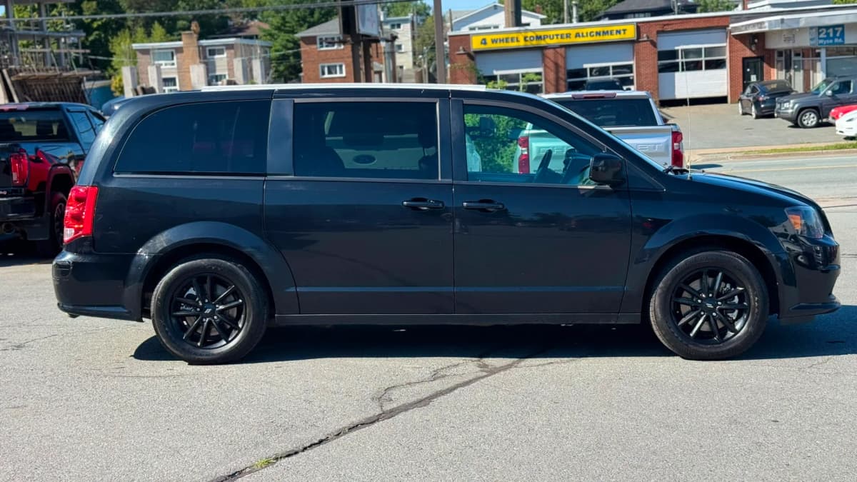 2020 Dodge GRAND CARAVAN GT photo 5