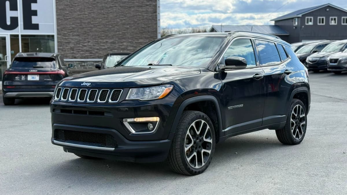 2018 Jeep Compass Limited 4X4 photo 1