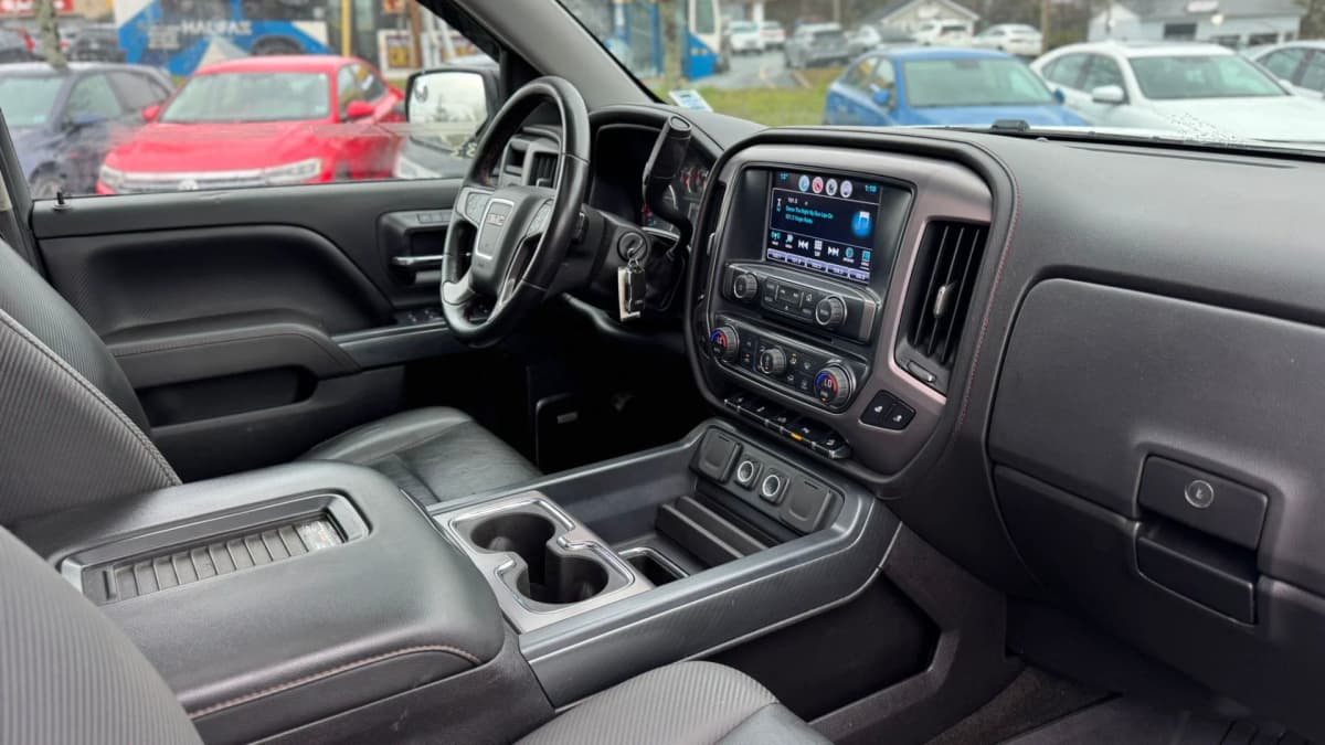 2017 GMC SIERRA 1500 SLT CREW CAB SHORT B 4WD CREW CAB 143 Leather photo 13