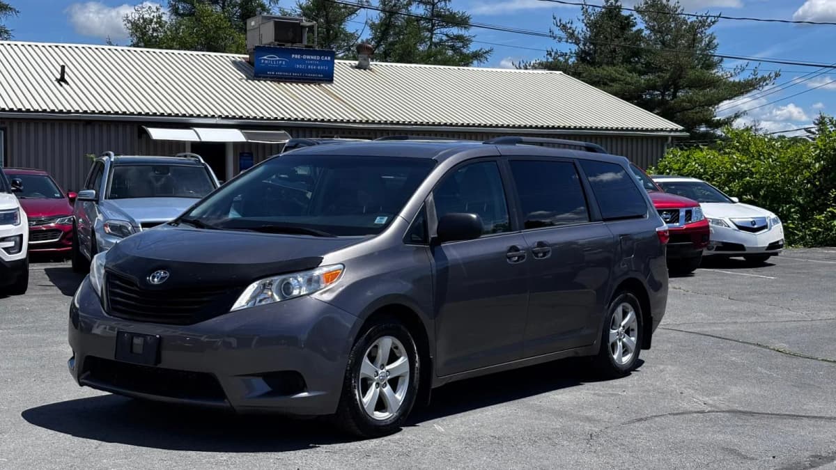 2015 Toyota Sienna 7-Pass FWD