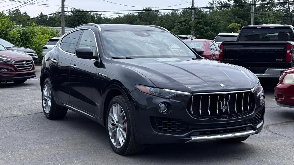 2018 Maserati Levante S GranLusso 3.0L photo 3