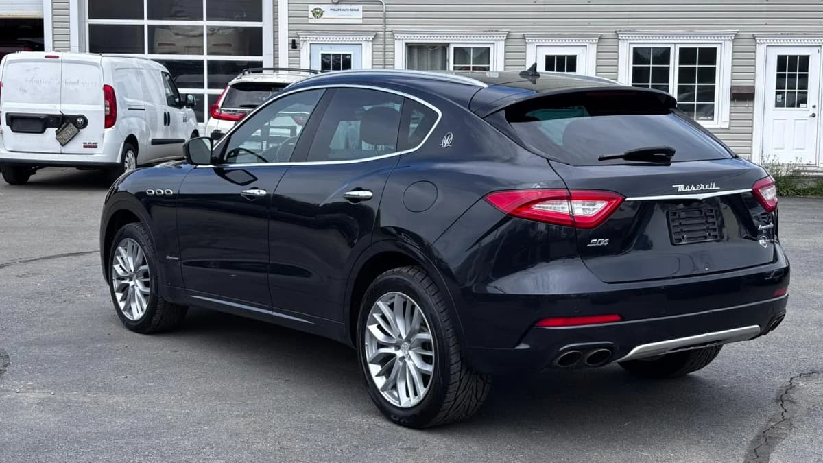 2018 Maserati Levante S GranLusso 3.0L photo 7