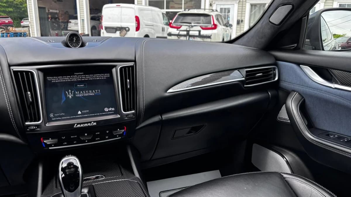 2018 Maserati Levante S GranLusso 3.0L photo 15