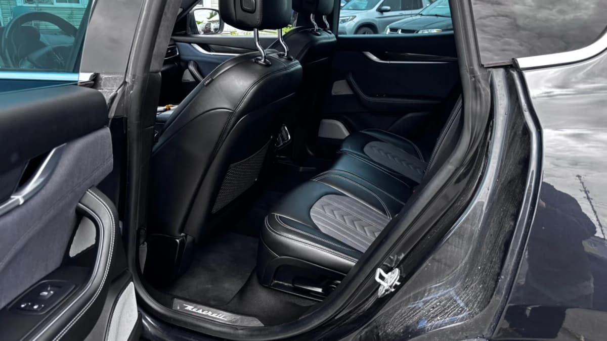 2018 Maserati Levante S GranLusso 3.0L photo 21