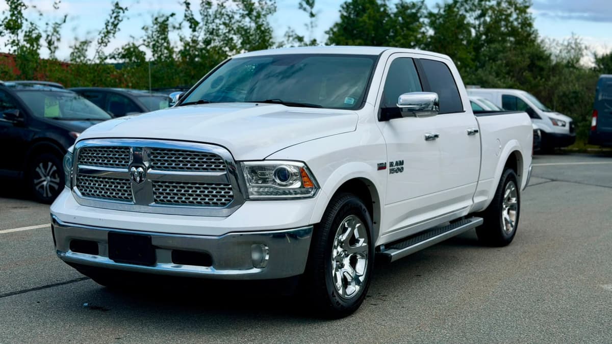 2017 RAM 1500 Laramie 4WD 5.7L Crew Cab Std Bed photo 1