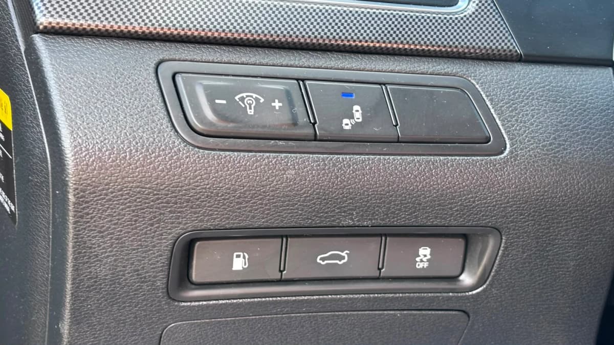 2015 Hyundai SONATA 2.4L SPORT TECH SDN AUTO photo 21