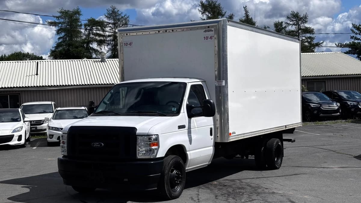 2022 Ford E-450 Cutaway DRW 176" WB
