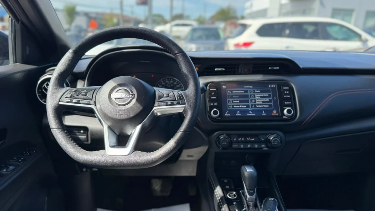 2024 Nissan KICKS SR photo 12