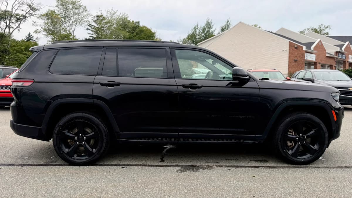 2024 Jeep Grand Cherokee L 4x4 Limited 6 Passenger photo 4