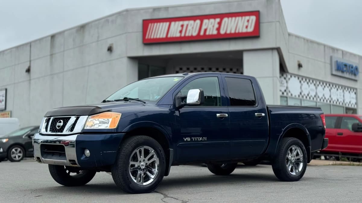 2012 Nissan TITAN SL 4WD Crew Cab 5.6L V8