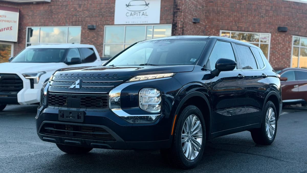 2022 Mitsubishi OUTLANDER ES 7 SEATS