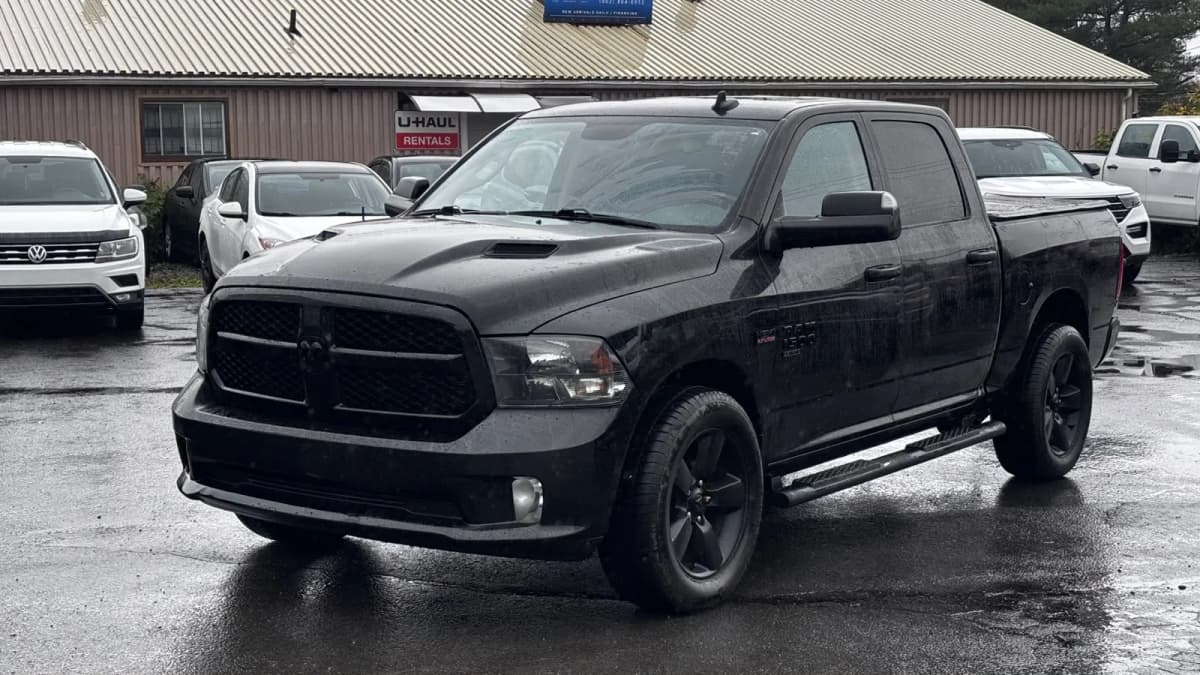 2020 RAM 1500 Classic Express 4x4 5.7L Crew Cab photo 1