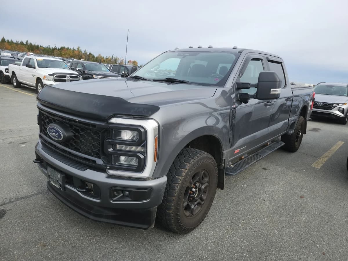 2024 Ford Super Duty F-350 SRW 6.7L Turbo Diesel 4WD Crew Cab 6.75' Box Xl