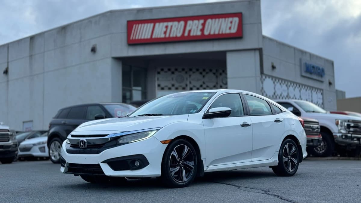 2016 Honda CIVIC TOURING photo 1