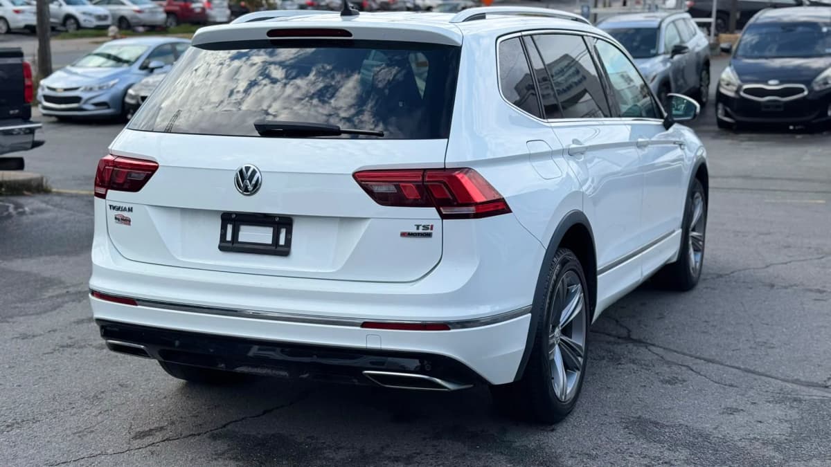 2018 Volkswagen TIGUAN R LINE 4MOTION photo 6