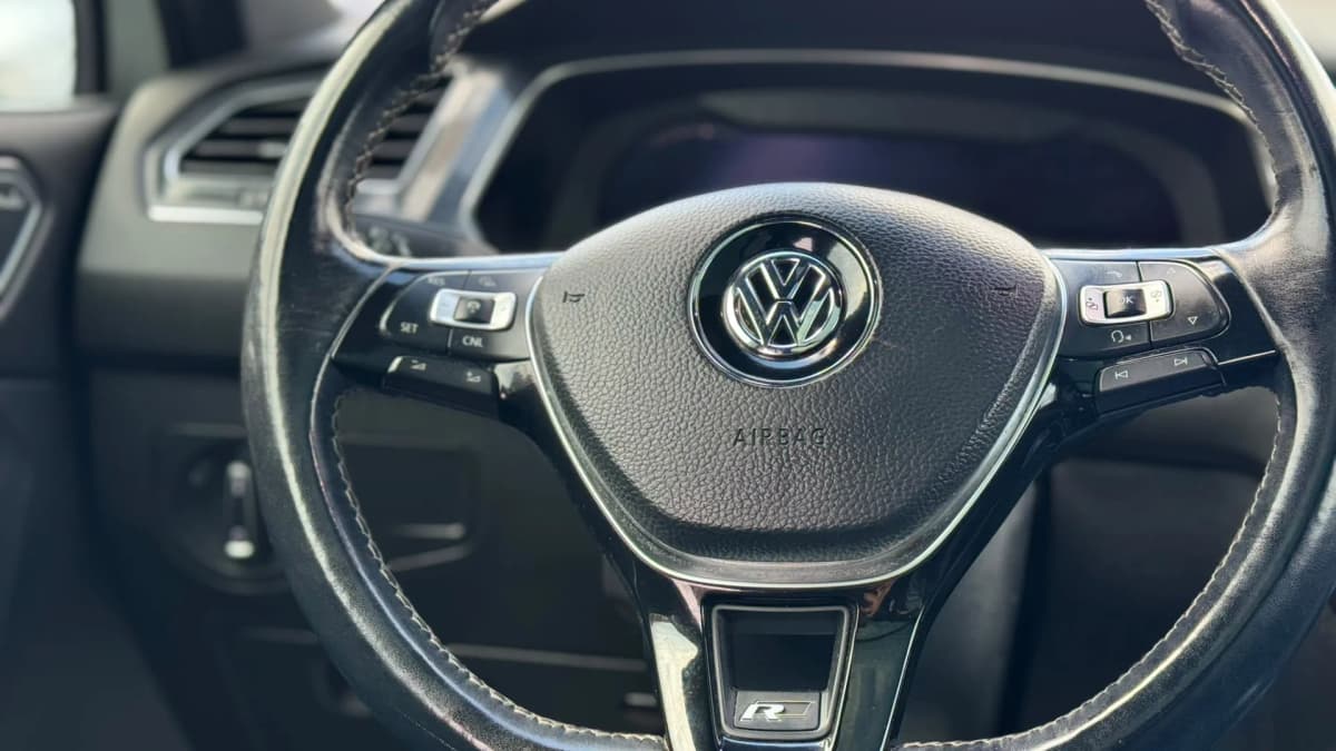 2018 Volkswagen TIGUAN R LINE 4MOTION photo 13
